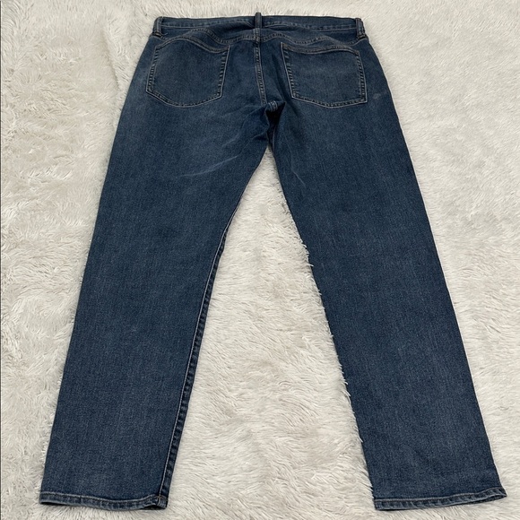 🕯️ GAP Slim Taper Jeans - Picture 2 of 4